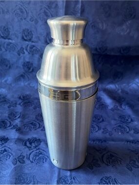 OGGI Stainless Steel Dial-a-drink Cocktail Shaker/24-34oz